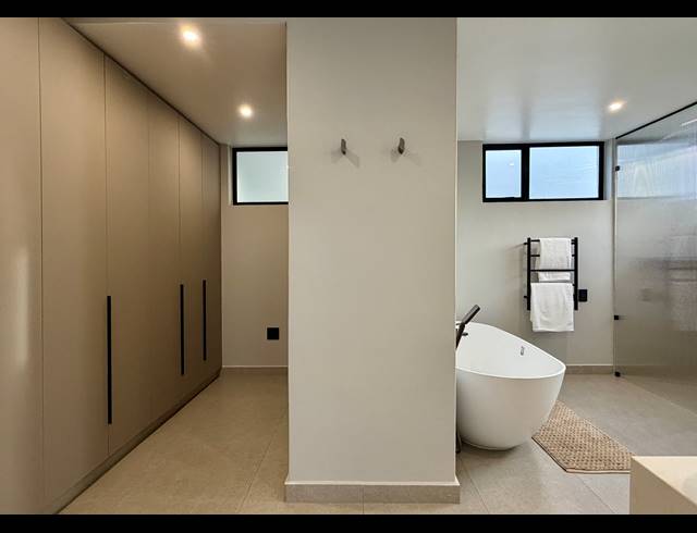 2 BEDROOM FREEHOLD FOR SALE IN SILVER LAKES